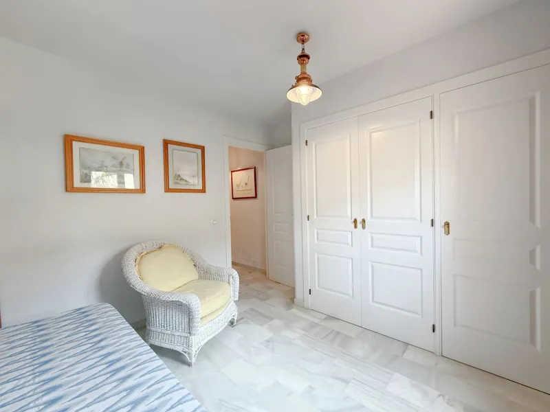 House - Townhouse в продаже в Casares, Málaga. В доме 4 спален и 4 ванных комнат. Площадь дома 153 м². Площадь участка 32 м²