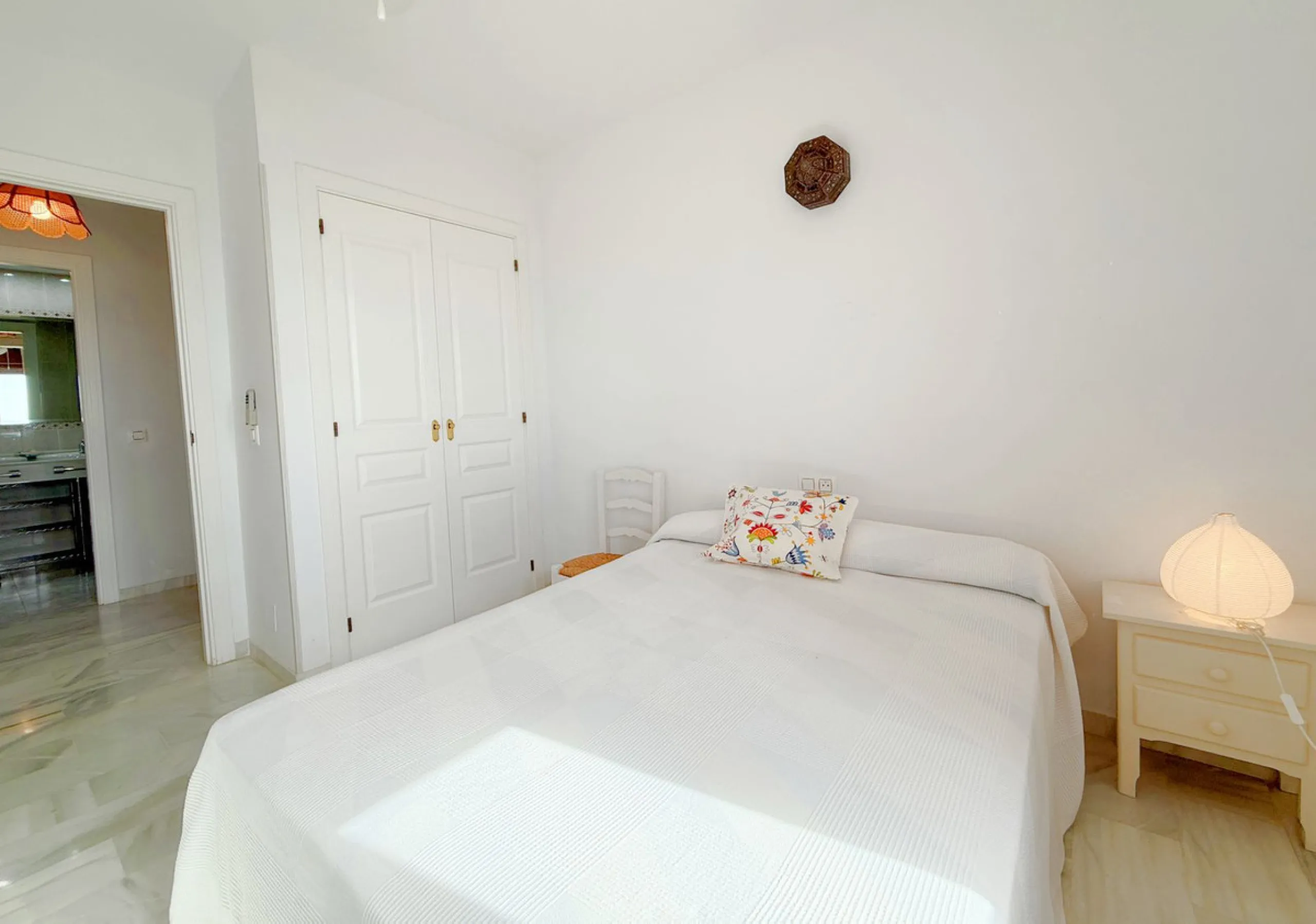 House - Townhouse в продаже в Casares, Málaga. В доме 4 спален и 4 ванных комнат. Площадь дома 153 м². Площадь участка 32 м²