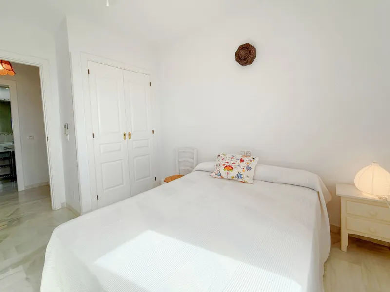 House - Townhouse в продаже в Casares, Málaga. В доме 4 спален и 4 ванных комнат. Площадь дома 153 м². Площадь участка 32 м²