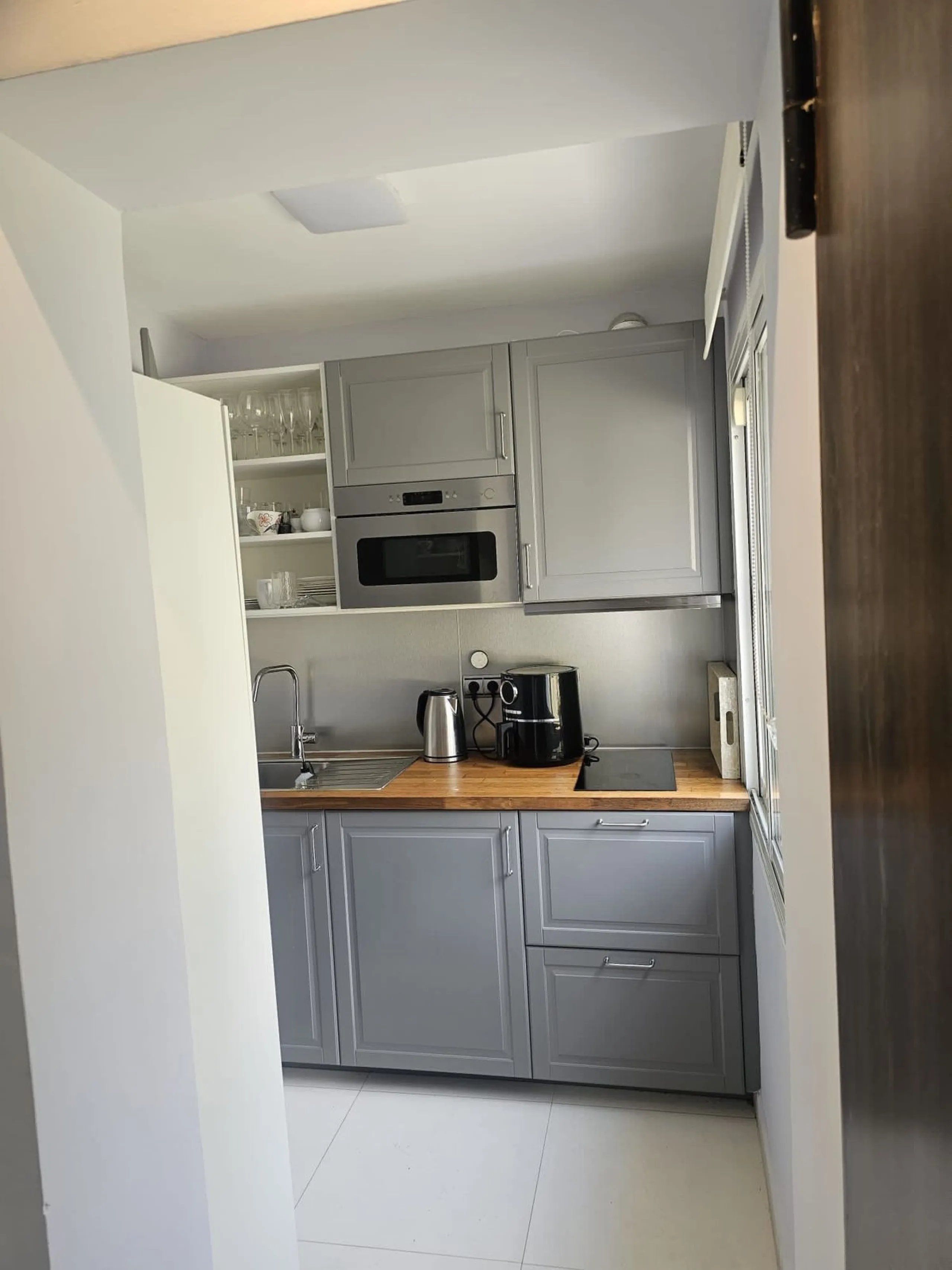 House - Detached Villa в продаже в Mijas, Málaga. В доме 4 спален и 4 ванных комнат. Площадь дома 250 м². Площадь участка 562 м²