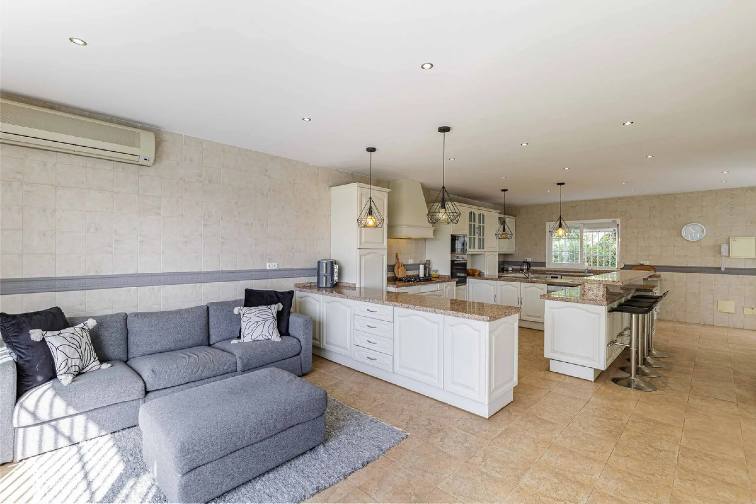 NEW LISTING ALERT!