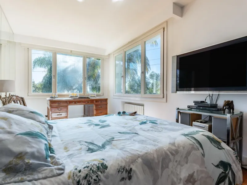 House - Detached Villa в продаже в Mijas, Málaga. В доме 4 спален и 4 ванных комнат. Площадь дома 250 м². Площадь участка 562 м²