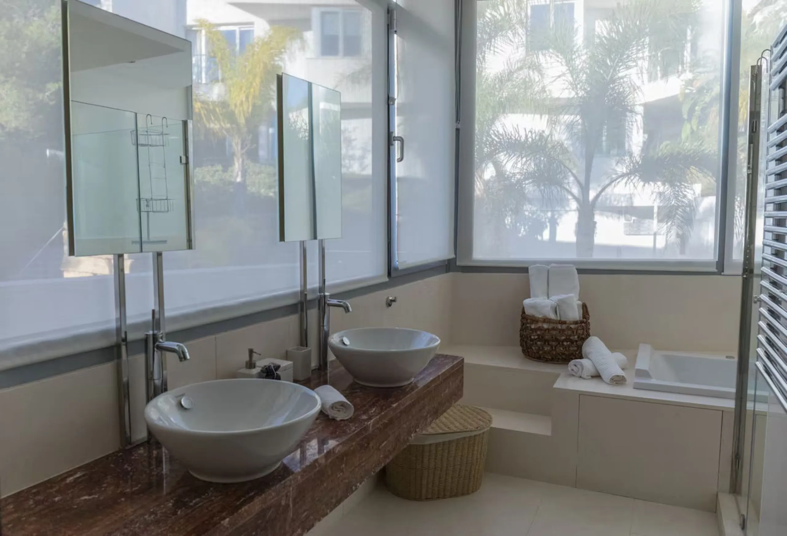 LUXURIOUS TOWNHOUSE IN TRANQUIL URBANIZATION WITH WORLD-CLASS AMENITIES