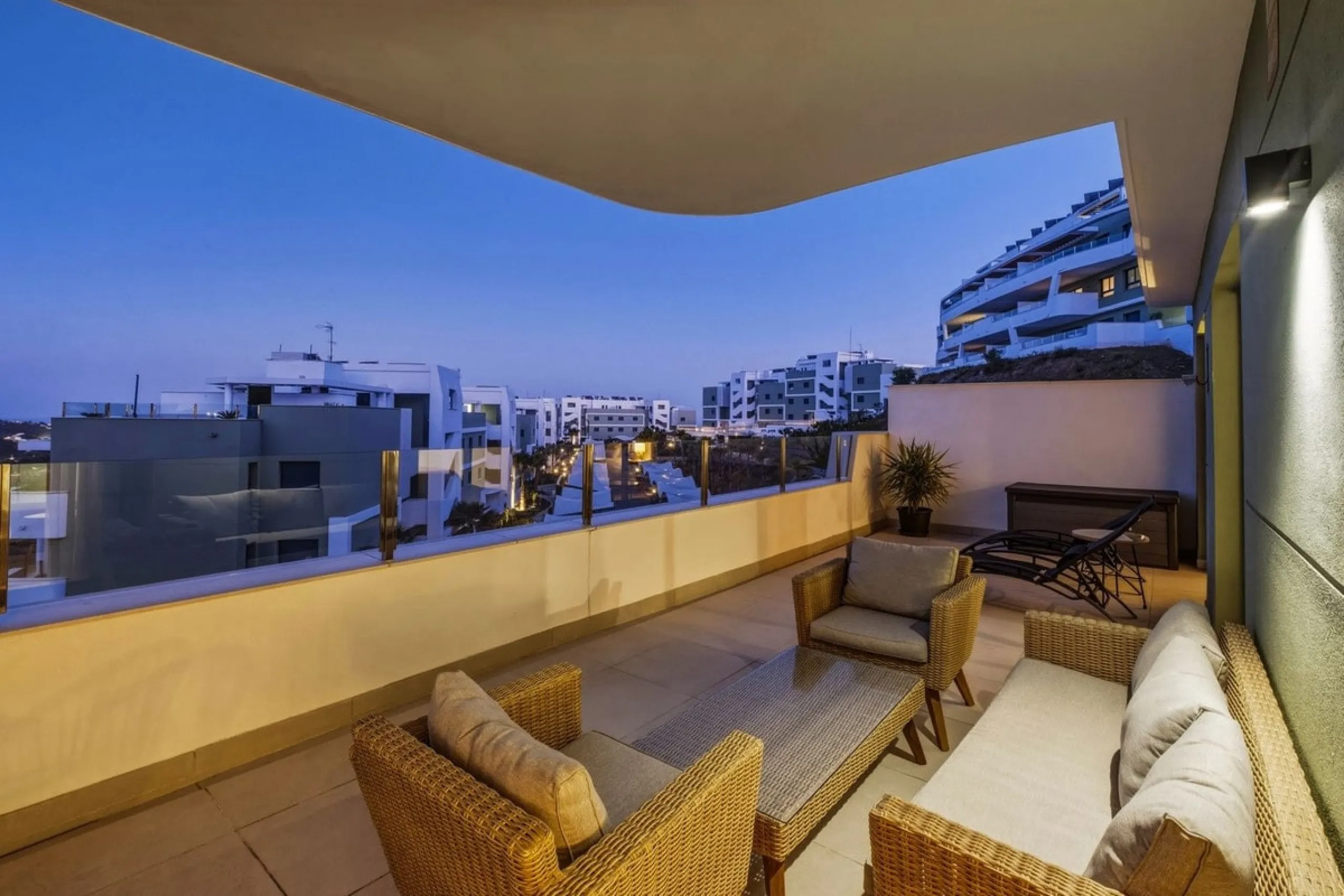 Moderne Wohnung mit zwei Schlafzimmern in Calanova Golf