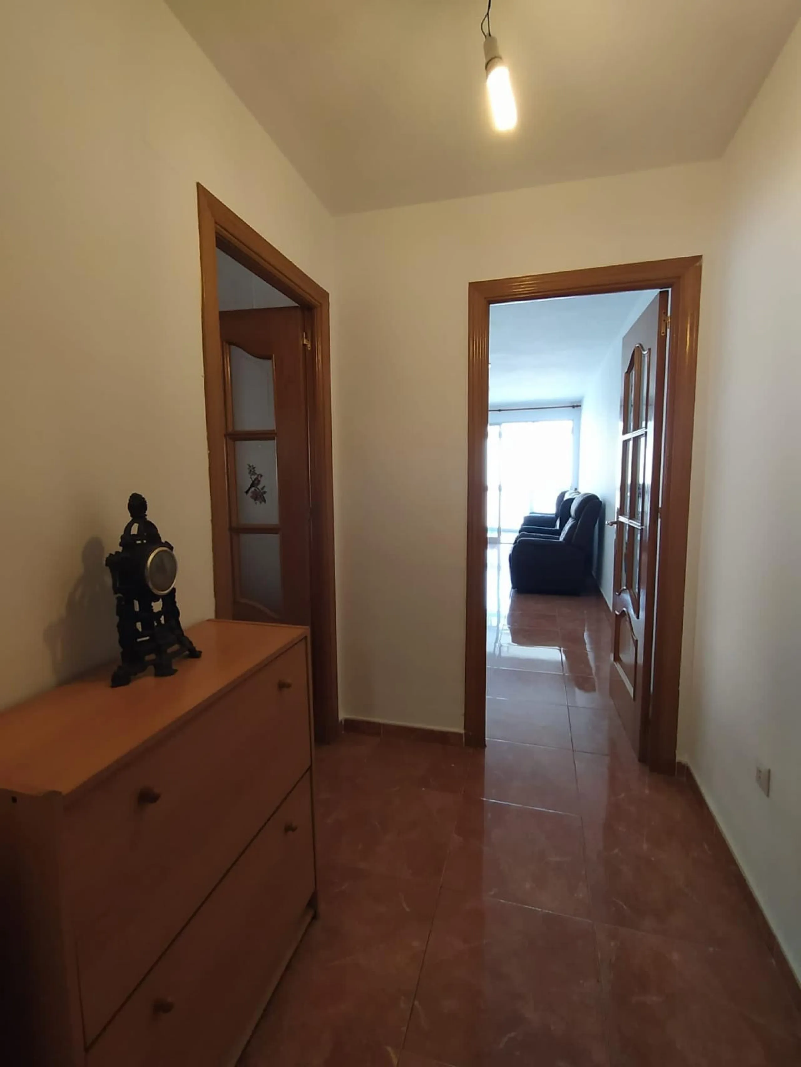 We present this spacious 3-bedroom apartment in Málaga, located in one of the city's most convenient and central areas — ideal for either living or investing.