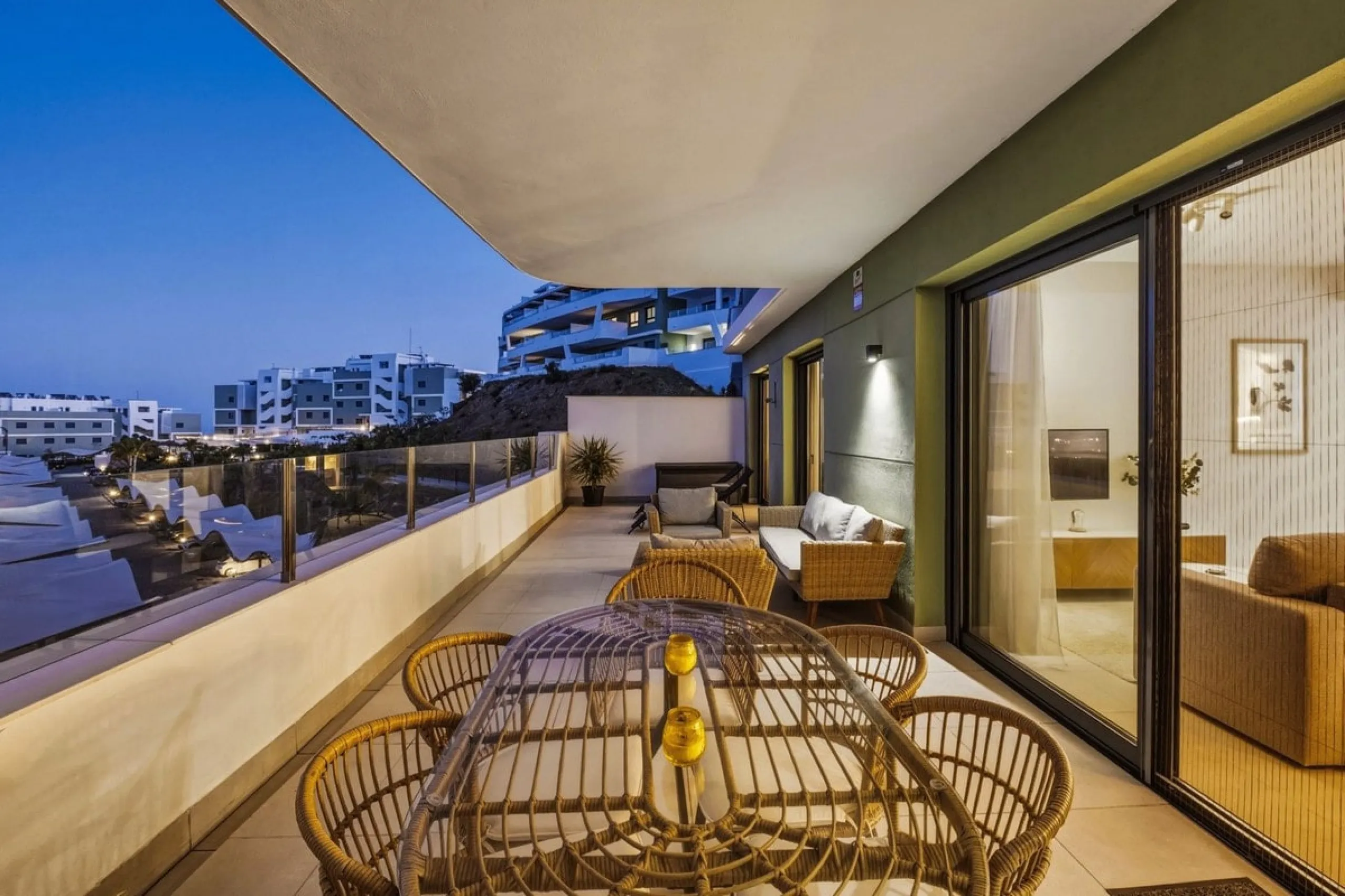 Moderne Wohnung mit zwei Schlafzimmern in Calanova Golf