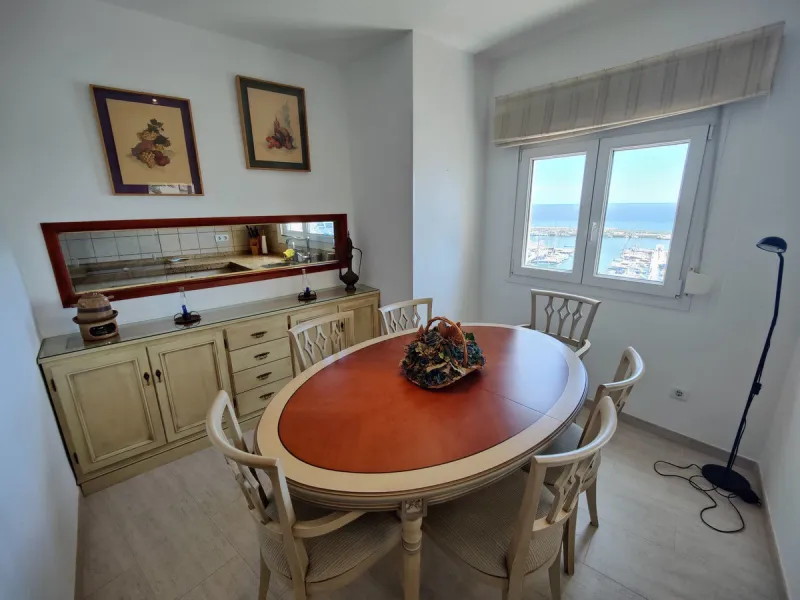 Эксклюзивная квартира с панорамным видом на пристань для яхт Эстепоны
