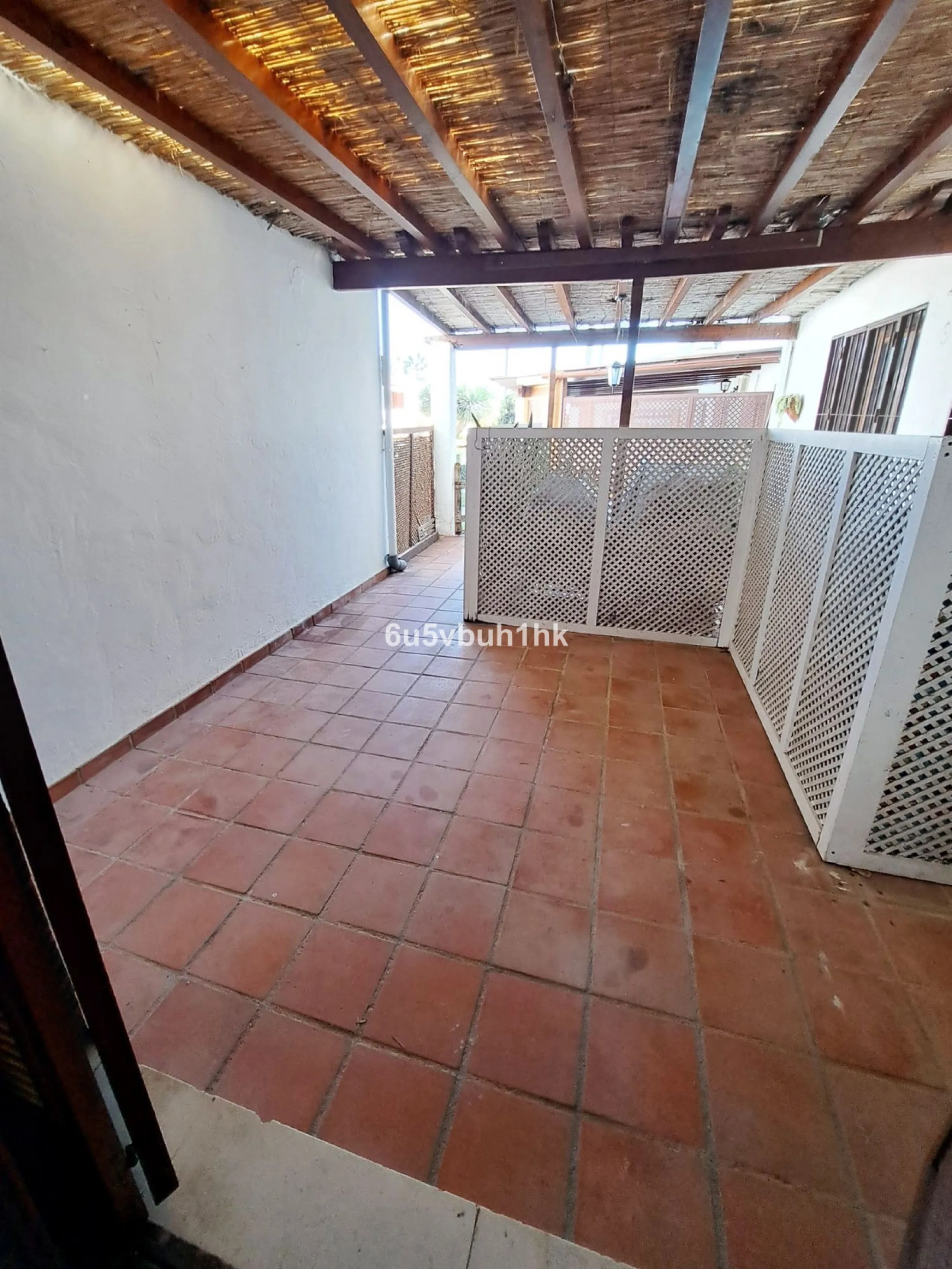 Located in the established Bahia Azul urbanisation, this traditional Spanish house offers an excellent opportunity to acquire a property with direct access to the beach and communal amenities.
