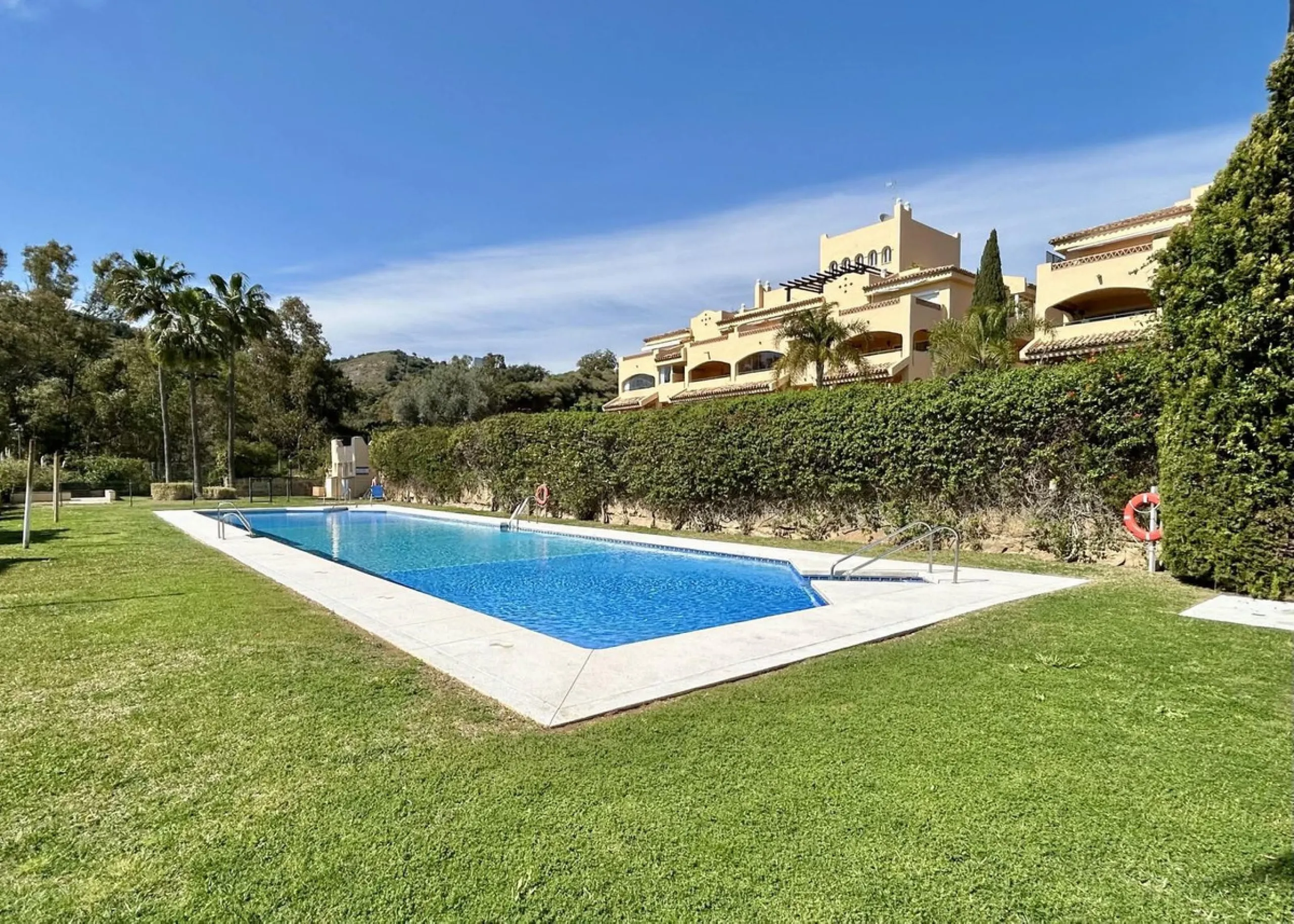 Elegant and bright west facing apartment situated in Santa Maria Village, a gated 24hour security community nested in Elviria, only minutes away from Marbella's nicest sandy beaches. This immaculate apartment combines comfort, style and convenience and fe