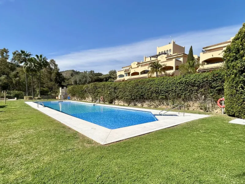 Elegant and bright west facing apartment situated in Santa Maria Village, a gated 24hour security community nested in Elviria, only minutes away from Marbella's nicest sandy beaches. This immaculate apartment combines comfort, style and convenience and fe
