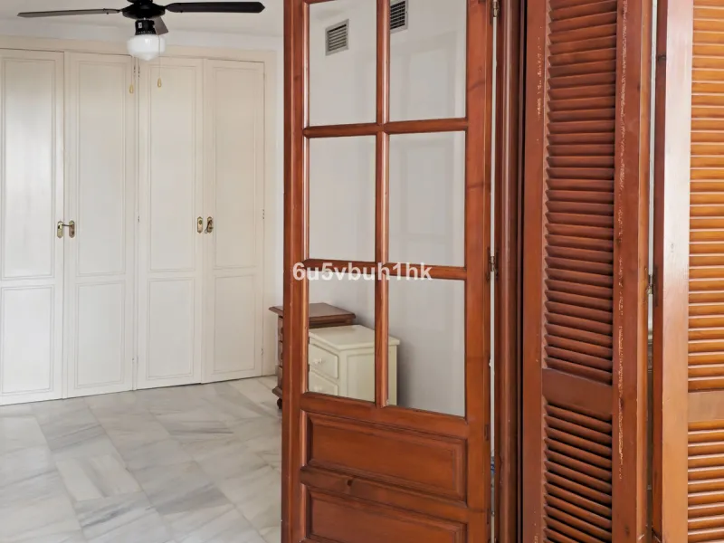 Located in the established Bahia Azul urbanisation, this traditional Spanish house offers an excellent opportunity to acquire a property with direct access to the beach and communal amenities.