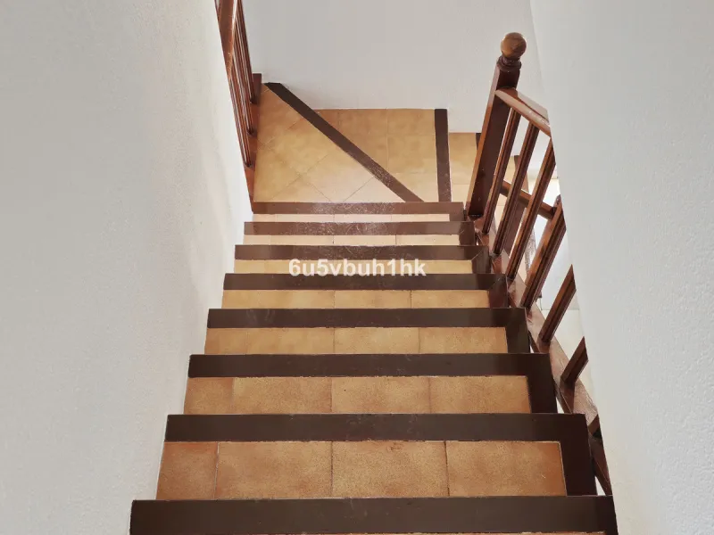 Located in the established Bahia Azul urbanisation, this traditional Spanish house offers an excellent opportunity to acquire a property with direct access to the beach and communal amenities.