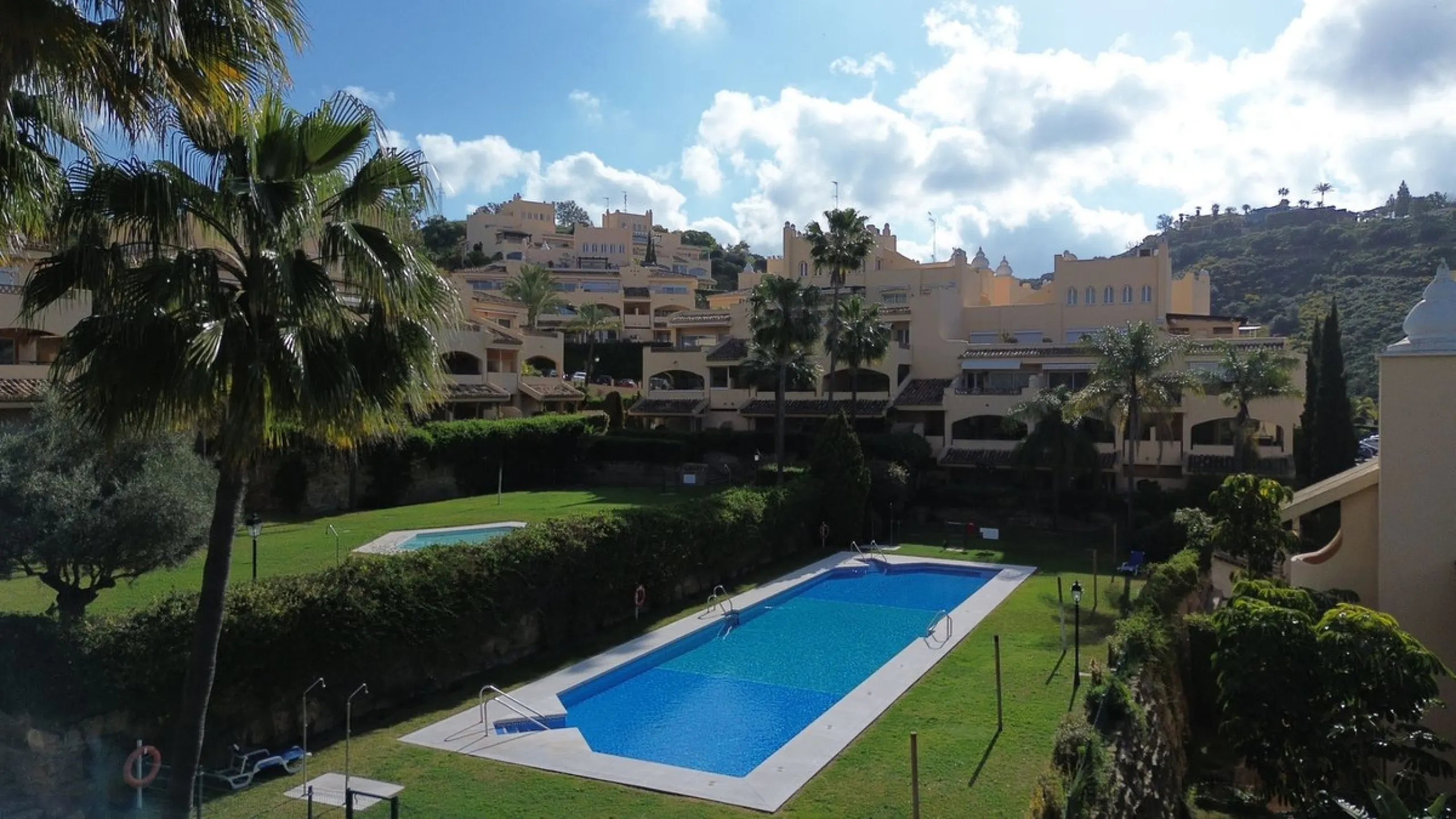 Elegant and bright west facing apartment situated in Santa Maria Village, a gated 24hour security community nested in Elviria, only minutes away from Marbella's nicest sandy beaches. This immaculate apartment combines comfort, style and convenience and fe