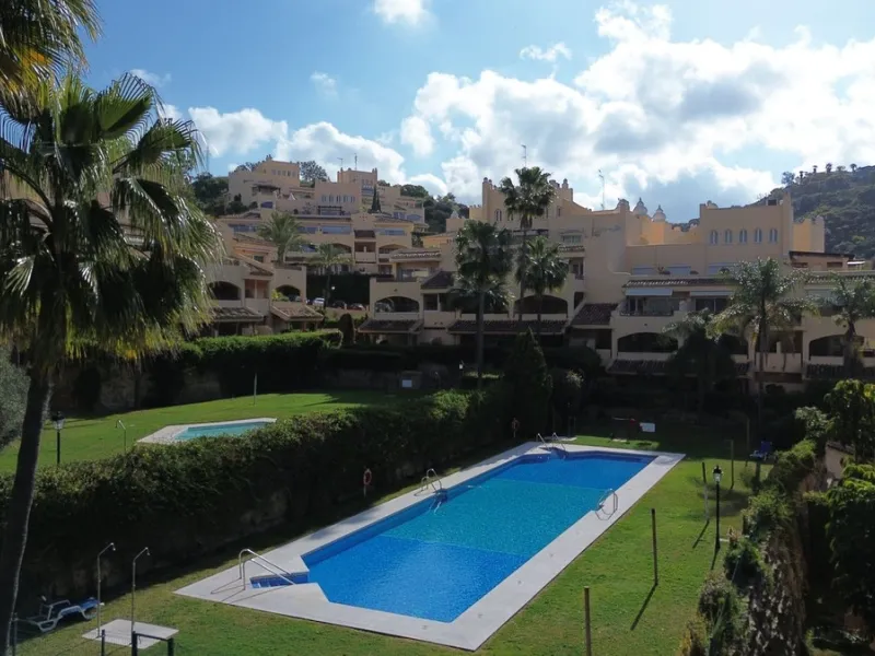 Elegant and bright west facing apartment situated in Santa Maria Village, a gated 24hour security community nested in Elviria, only minutes away from Marbella's nicest sandy beaches. This immaculate apartment combines comfort, style and convenience and fe