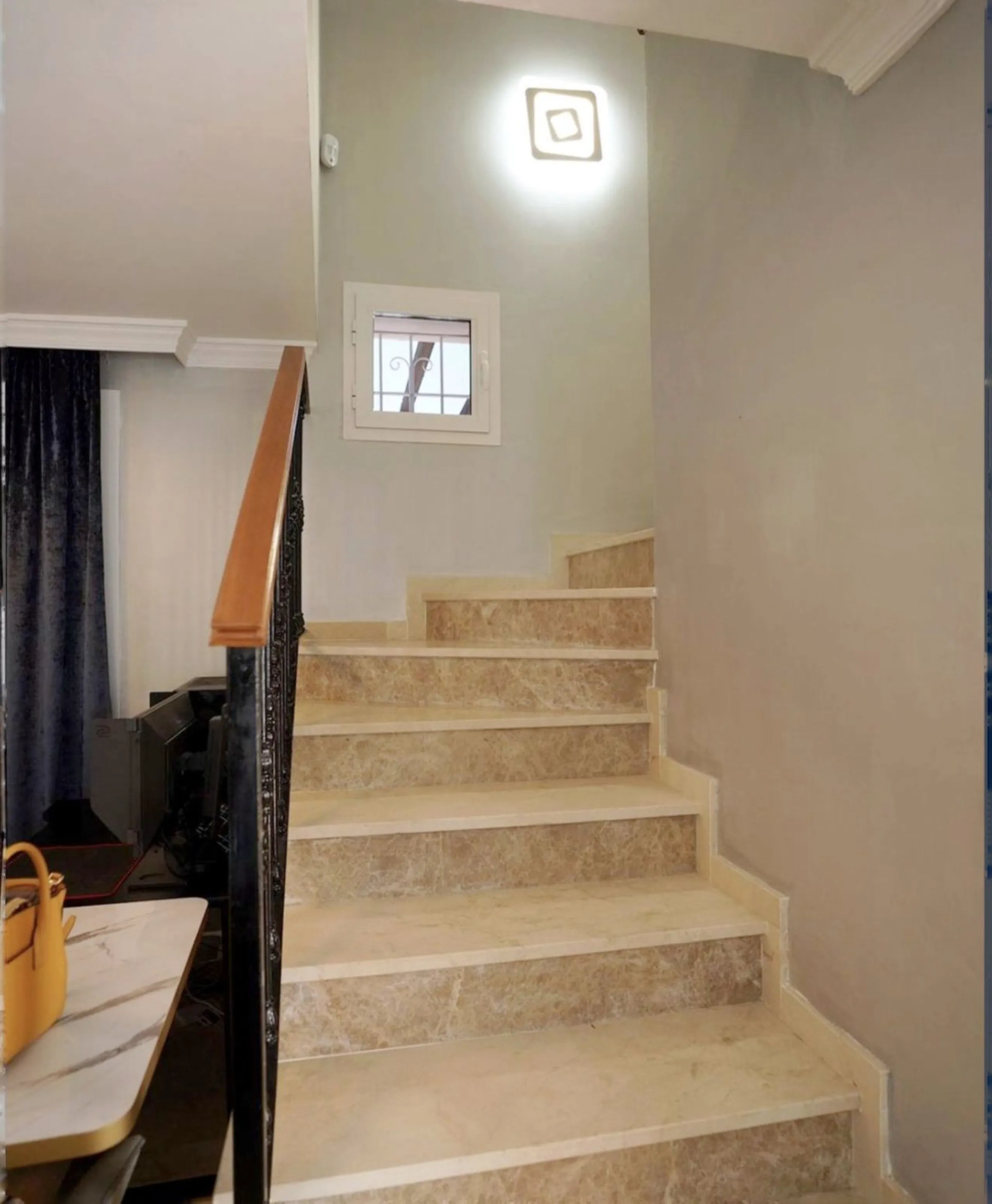 House - Townhouse в продаже в Marbella, Málaga. В доме 2 спален и 2 ванных комнат. Площадь дома 159 м²