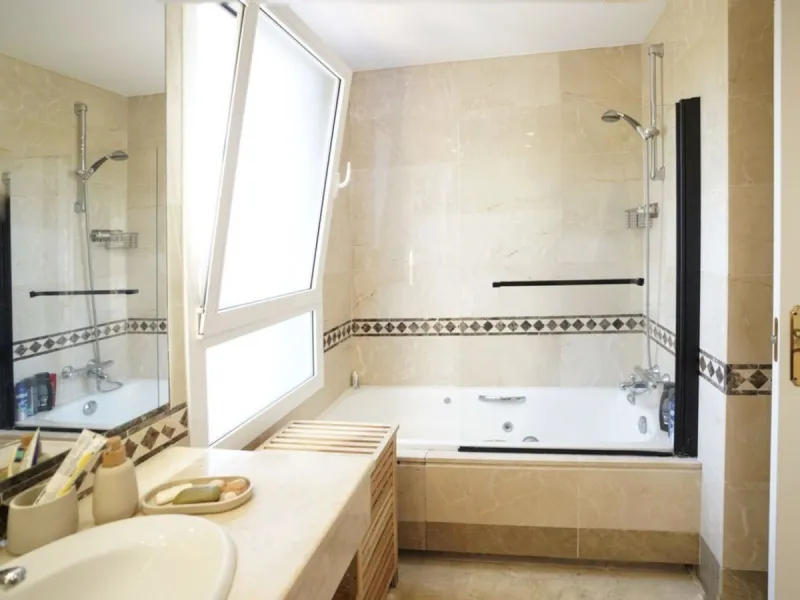 House - Townhouse в продаже в Marbella, Málaga. В доме 2 спален и 2 ванных комнат. Площадь дома 159 м²