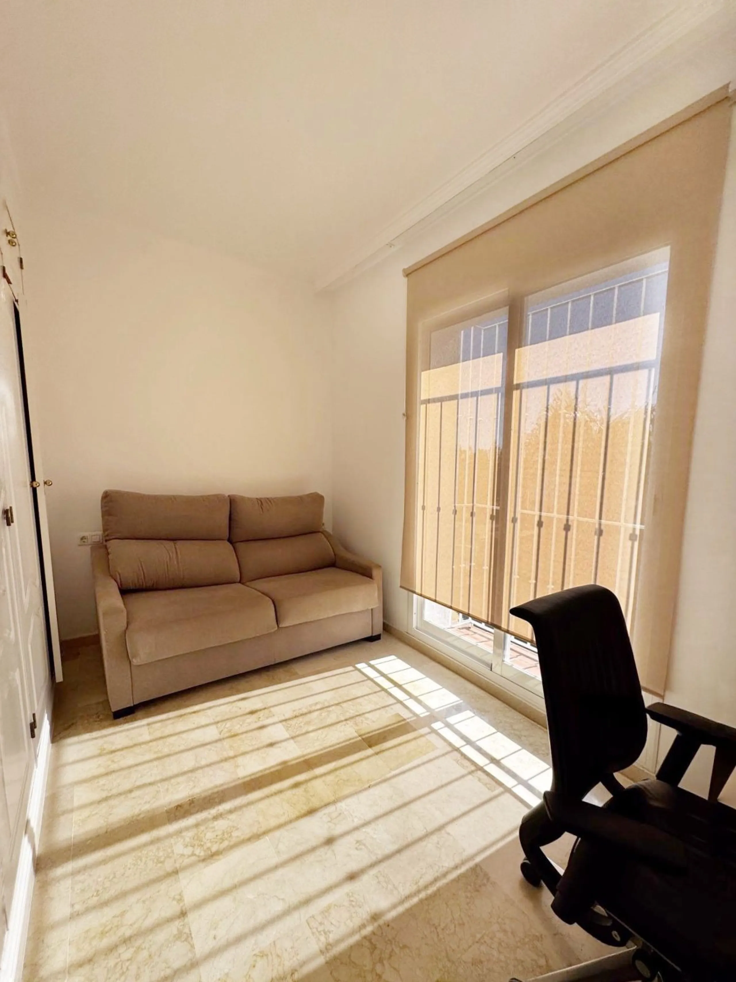 House - Townhouse в продаже в Marbella, Málaga. В доме 2 спален и 2 ванных комнат. Площадь дома 159 м²