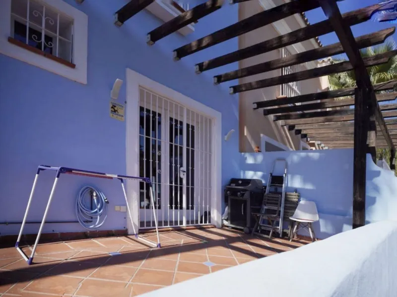 House - Townhouse в продаже в Marbella, Málaga. В доме 2 спален и 2 ванных комнат. Площадь дома 159 м²