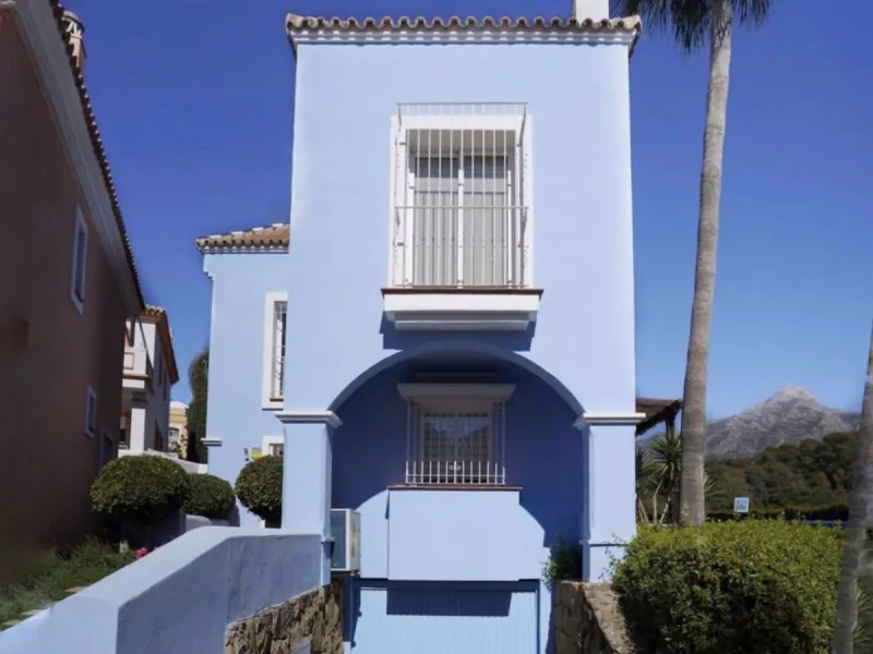 House - Townhouse в продаже в Marbella, Málaga. В доме 2 спален и 2 ванных комнат. Площадь дома 159 м²