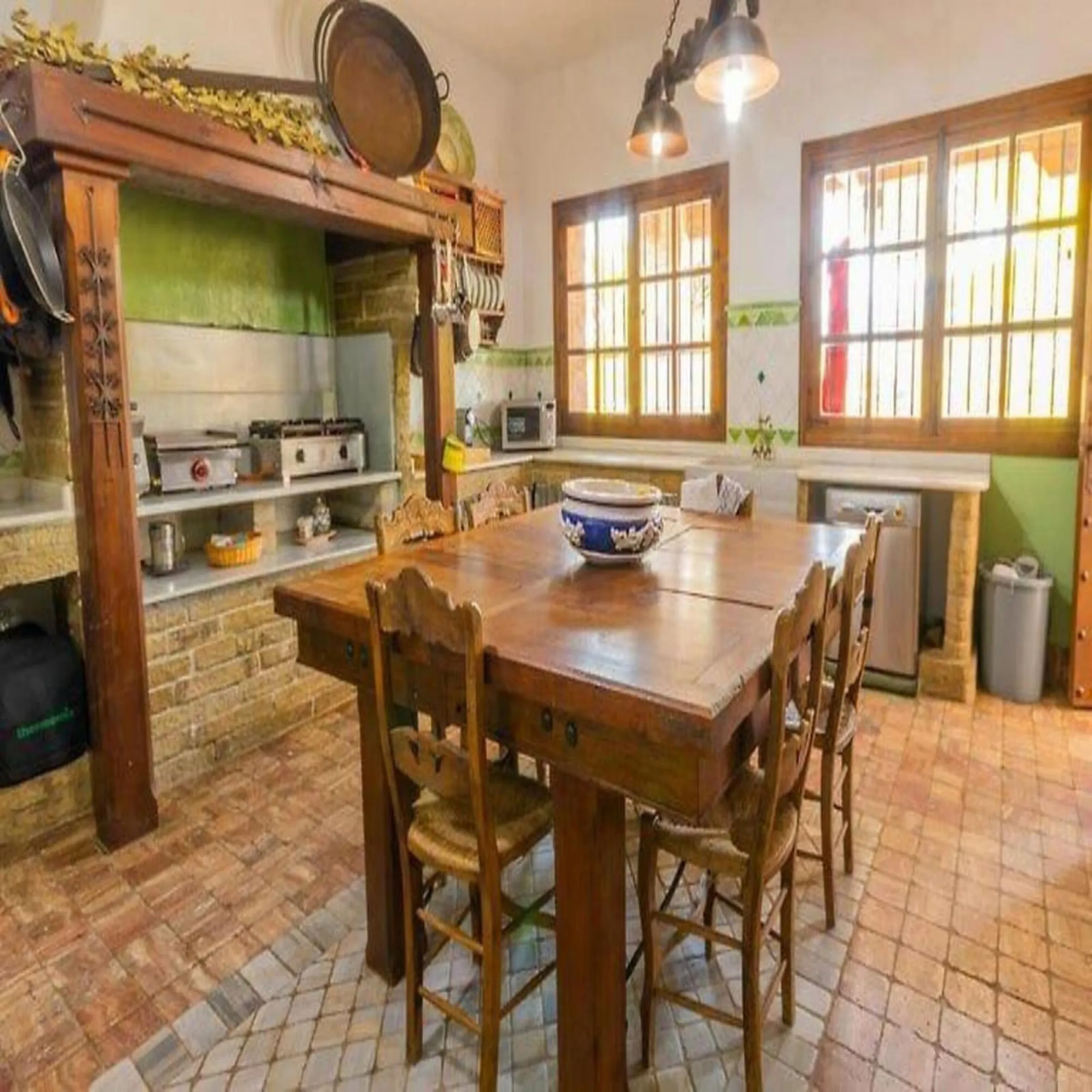 House - Finca - Cortijo в продаже в Alhaurín el Grande, Málaga. В доме 6 спален и 6 ванных комнат. Площадь дома 980 м². Площадь участка 57000 м²