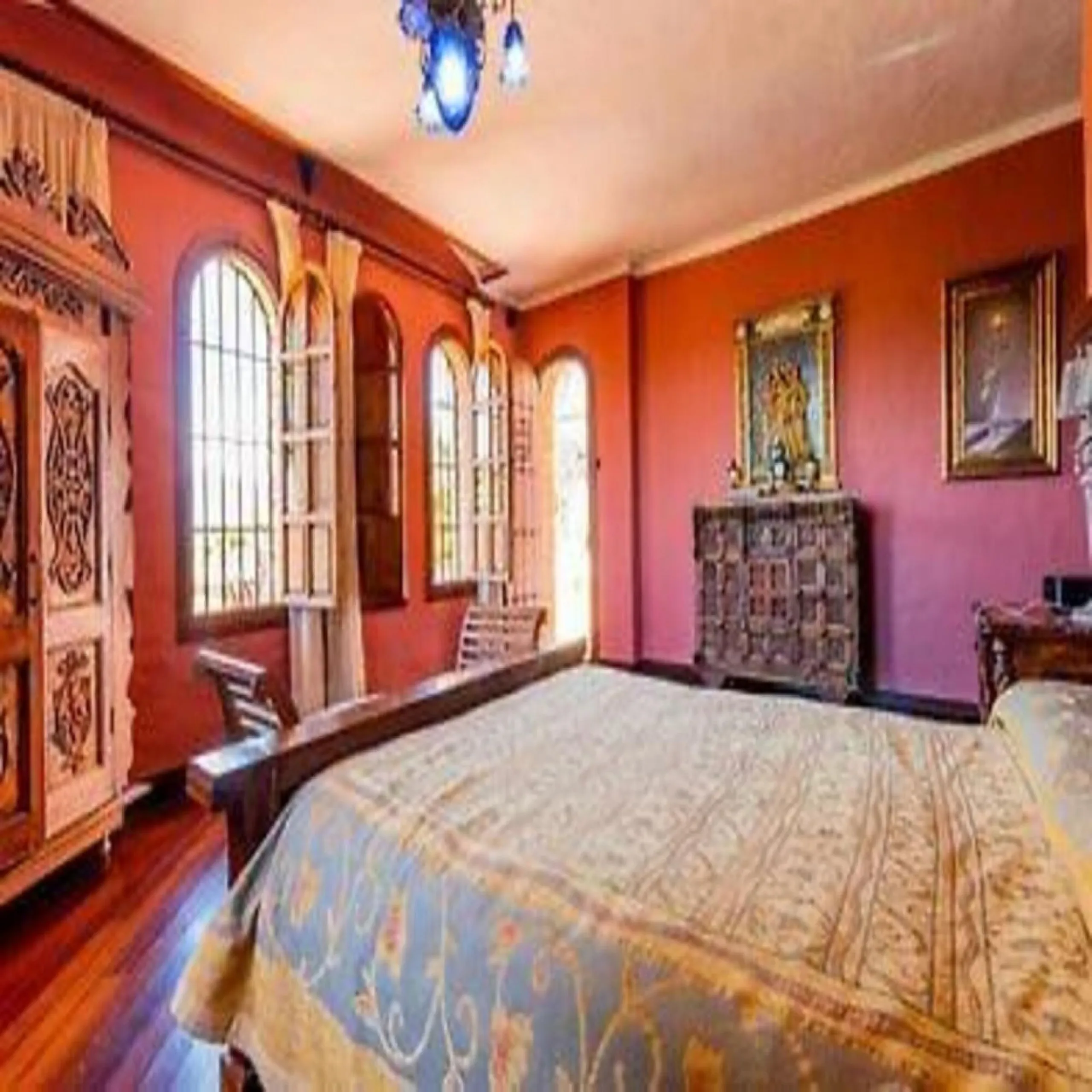 House - Finca - Cortijo в продаже в Alhaurín el Grande, Málaga. В доме 6 спален и 6 ванных комнат. Площадь дома 980 м². Площадь участка 57000 м²