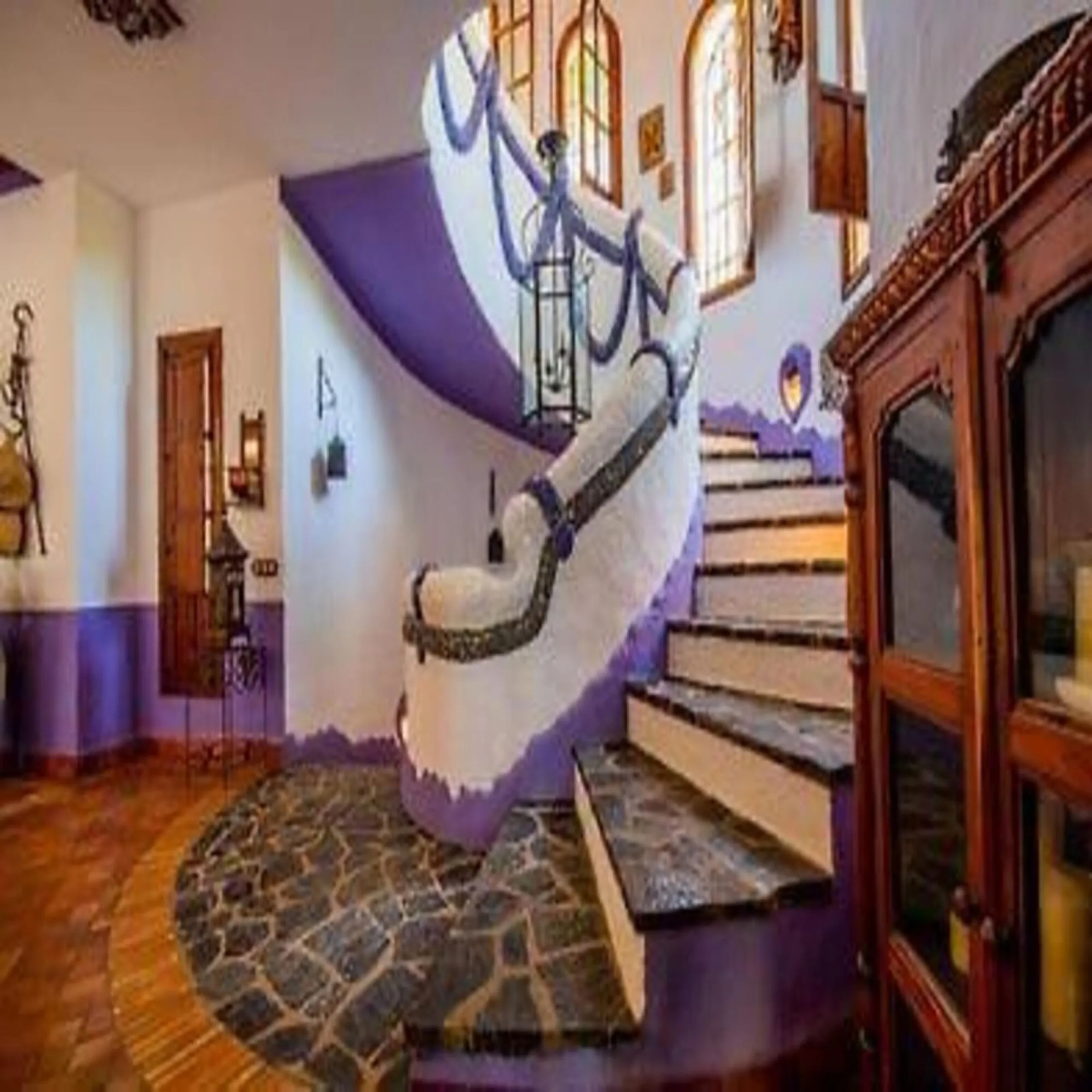 House - Finca - Cortijo в продаже в Alhaurín el Grande, Málaga. В доме 6 спален и 6 ванных комнат. Площадь дома 980 м². Площадь участка 57000 м²