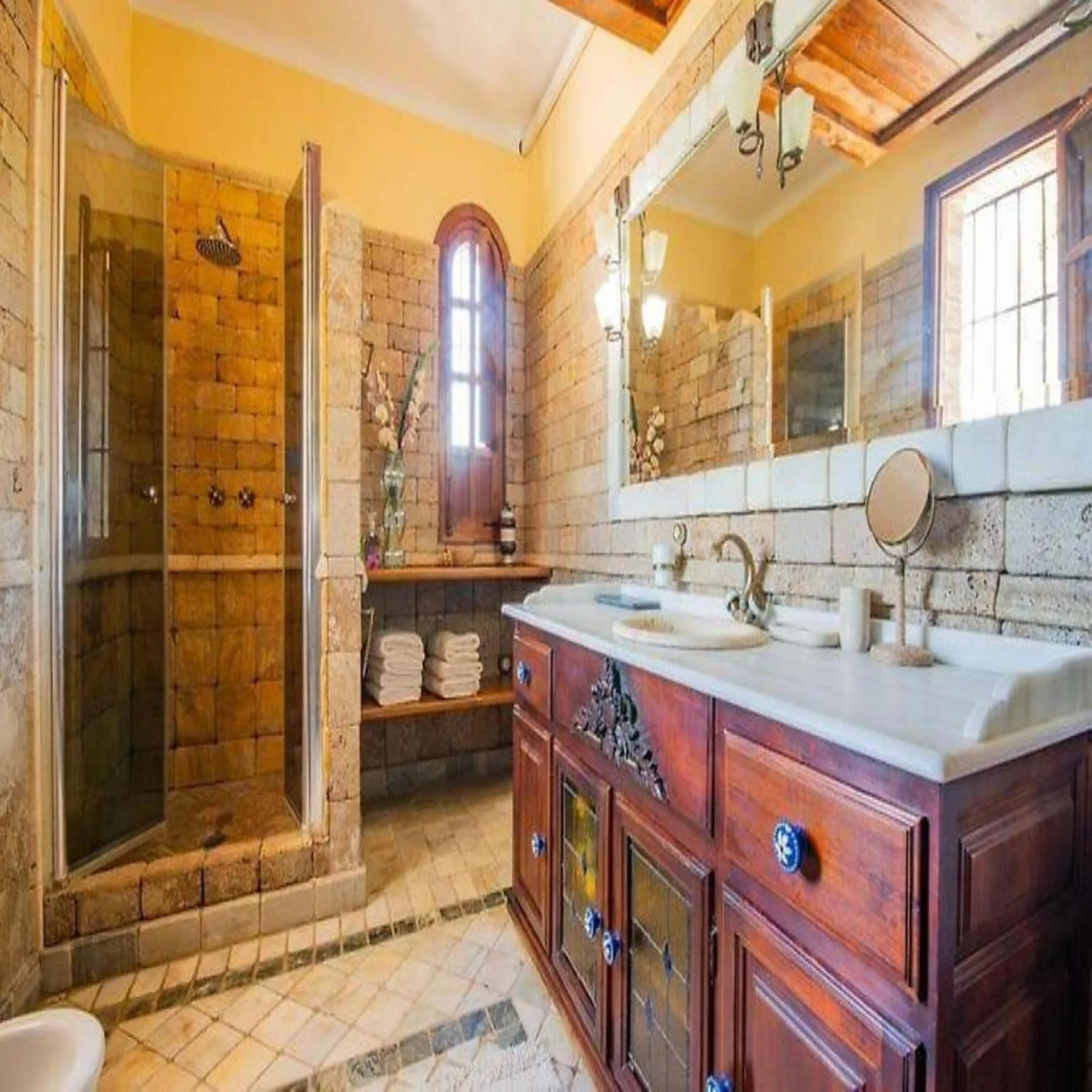House - Finca - Cortijo в продаже в Alhaurín el Grande, Málaga. В доме 6 спален и 6 ванных комнат. Площадь дома 980 м². Площадь участка 57000 м²