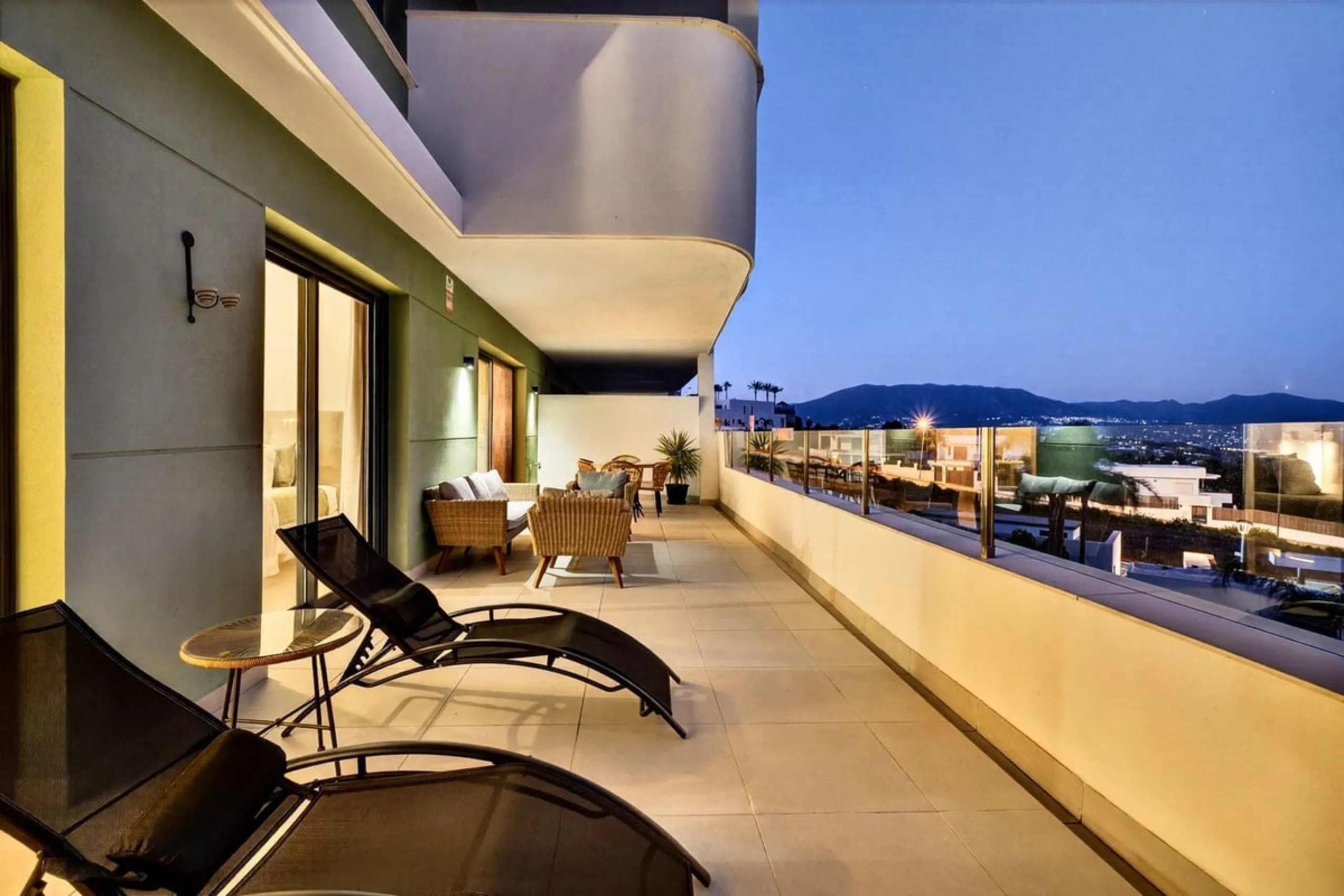Moderne Wohnung mit zwei Schlafzimmern in Calanova Golf
