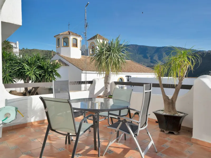 Apartment - Ground Floor Apartment в продаже в Benahavís, Málaga. В доме 3 спален и 3 ванных комнат. Площадь дома 200 м²