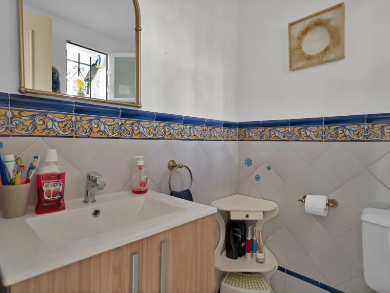 Apartment - Ground Floor Apartment в продаже в Benahavís, Málaga. В доме 3 спален и 3 ванных комнат. Площадь дома 200 м²