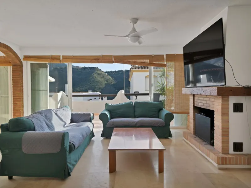 Apartment - Ground Floor Apartment в продаже в Benahavís, Málaga. В доме 3 спален и 3 ванных комнат. Площадь дома 200 м²