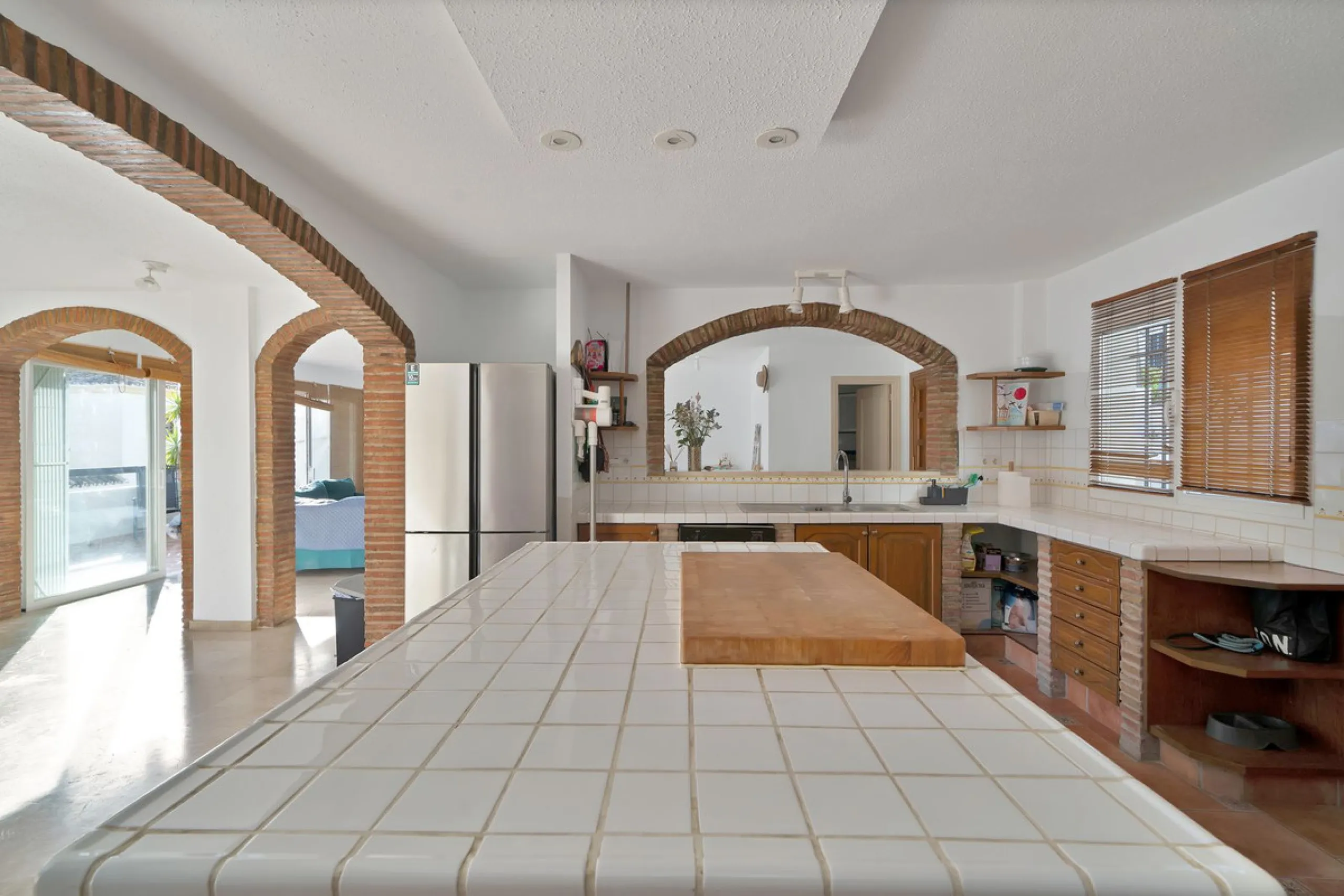 Apartment - Ground Floor Apartment в продаже в Benahavís, Málaga. В доме 3 спален и 3 ванных комнат. Площадь дома 200 м²