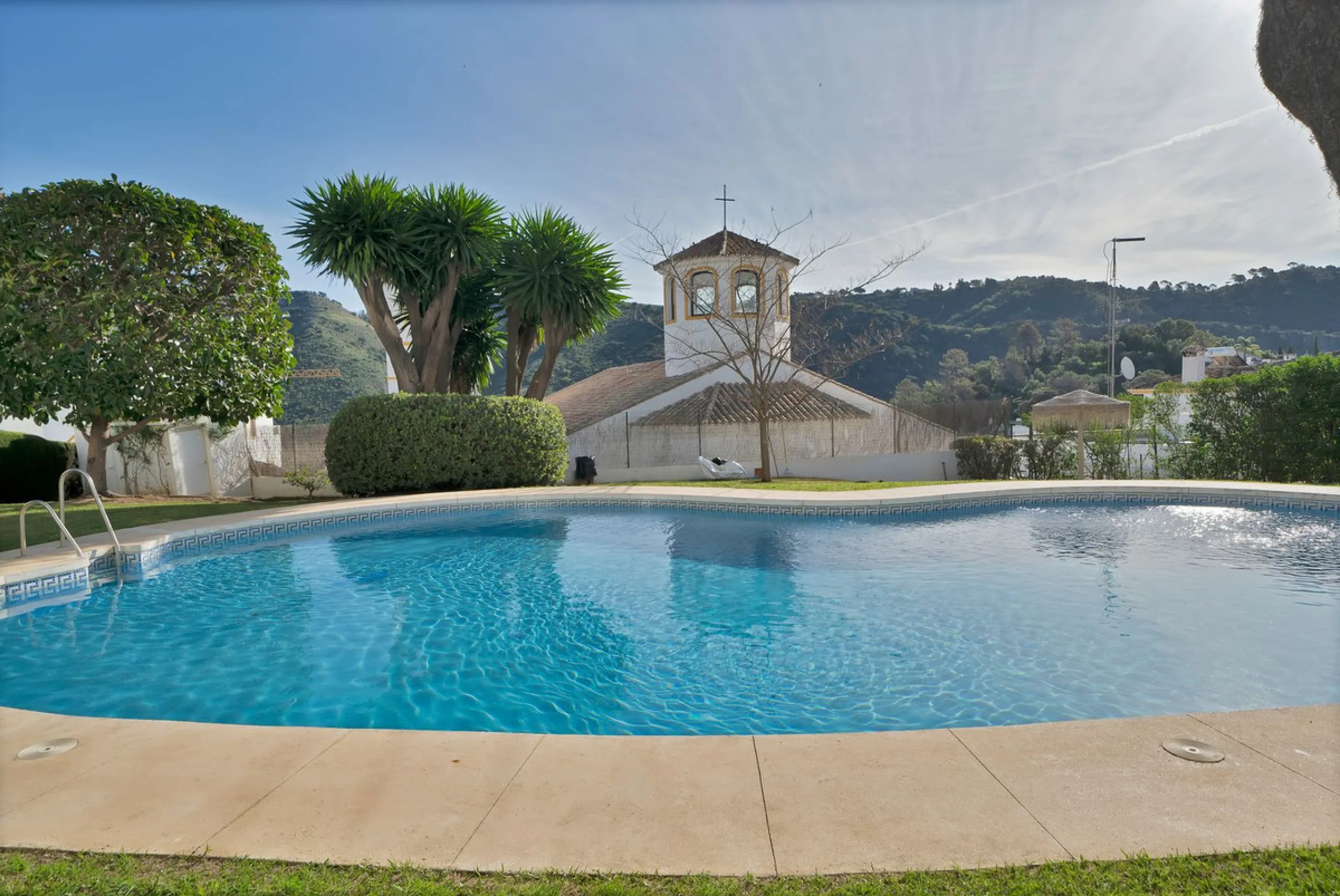 Apartment - Ground Floor Apartment в продаже в Benahavís, Málaga. В доме 3 спален и 3 ванных комнат. Площадь дома 200 м²