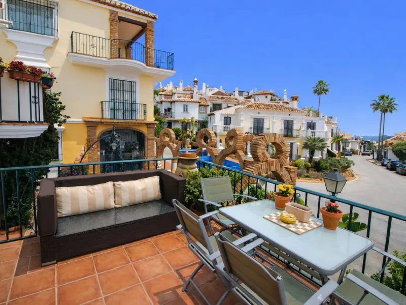 Charming 2 Bedroom 2 Bathroom Townhouse with Sea & Golf Views in Puebla Aida, Mijas Golf