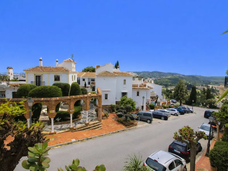 Charming 2 Bedroom 2 Bathroom Townhouse with Sea & Golf Views in Puebla Aida, Mijas Golf