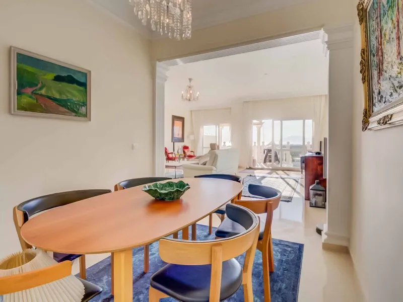 Fantastic townhouse in the prestigious Artola area of Marbella