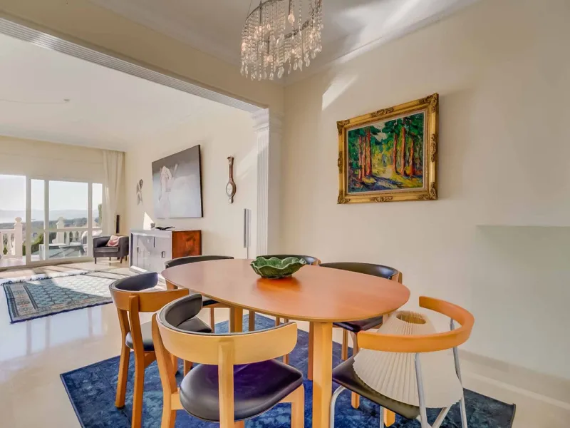 Fantastic townhouse in the prestigious Artola area of Marbella