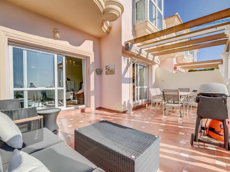Fantastic townhouse in the prestigious Artola area of Marbella