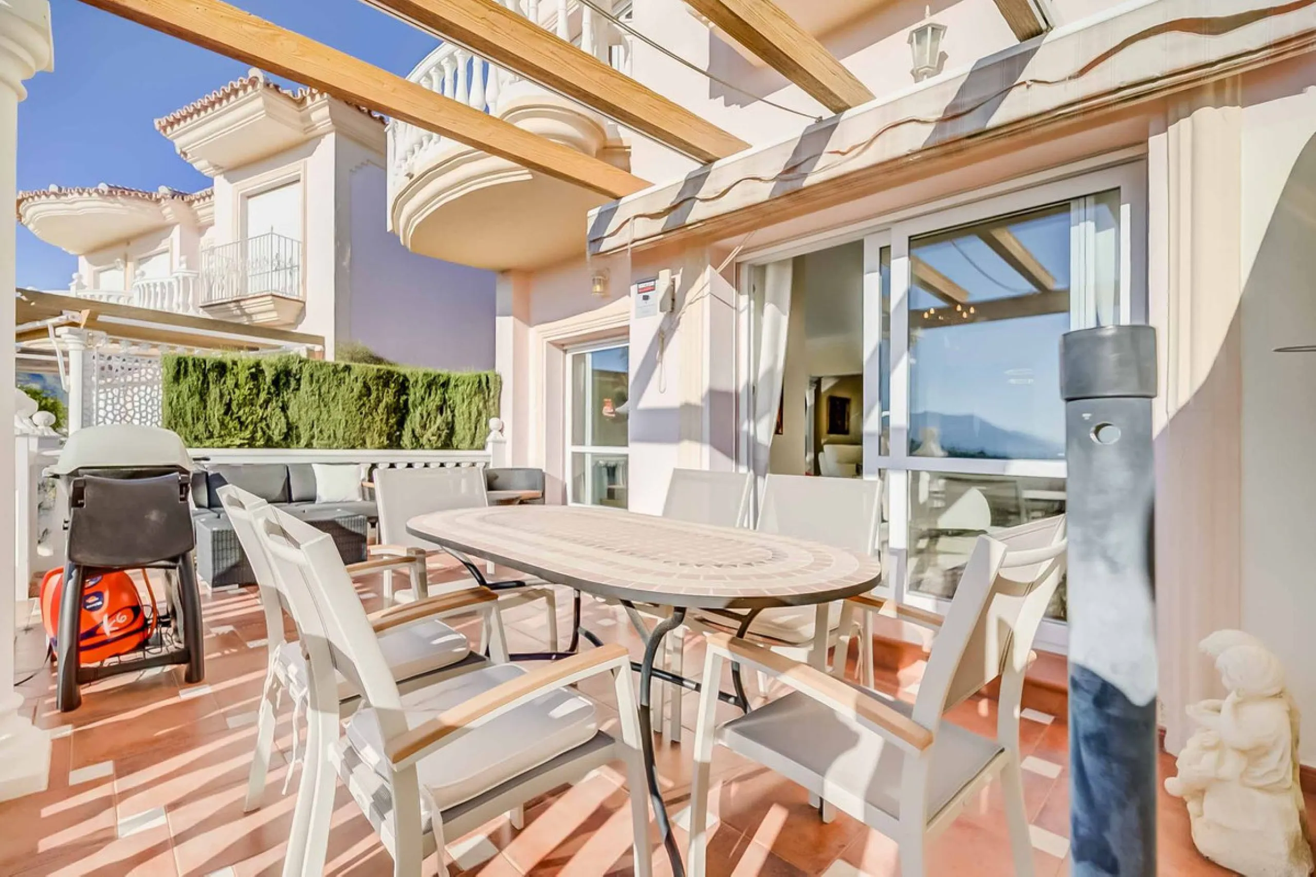 Fantastic townhouse in the prestigious Artola area of Marbella