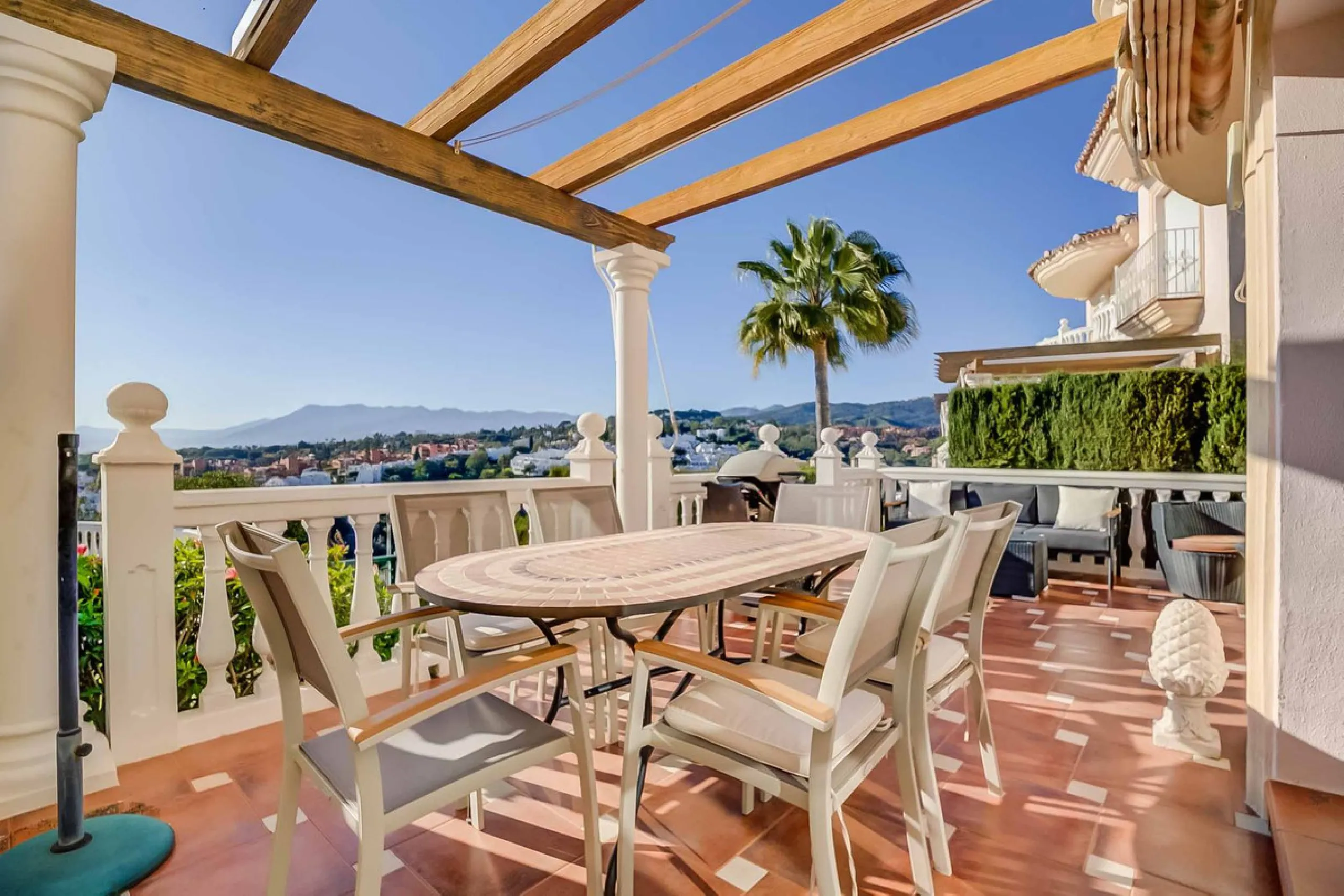 Fantastic townhouse in the prestigious Artola area of Marbella