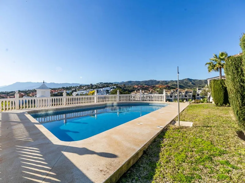 Fantastic townhouse in the prestigious Artola area of Marbella