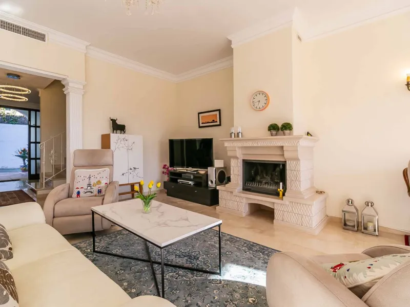 Fantastic townhouse in the prestigious Artola area of Marbella
