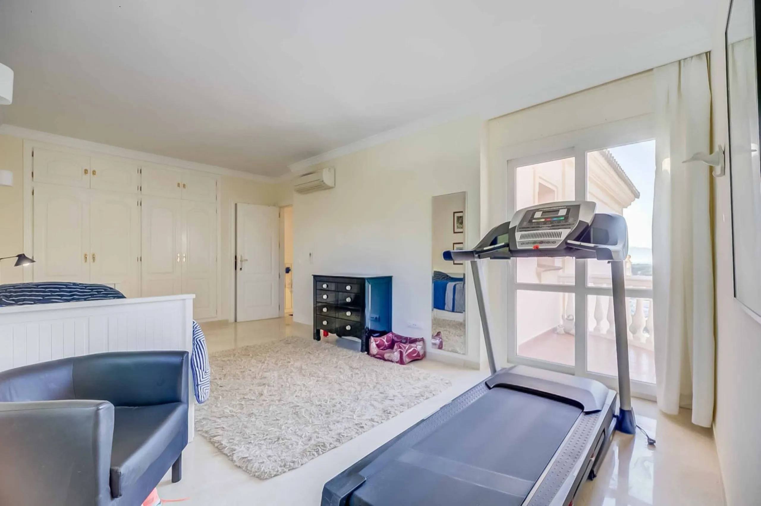 Fantastic townhouse in the prestigious Artola area of Marbella