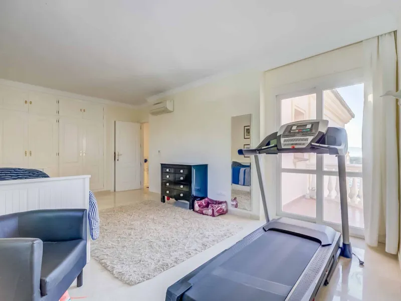 Fantastic townhouse in the prestigious Artola area of Marbella