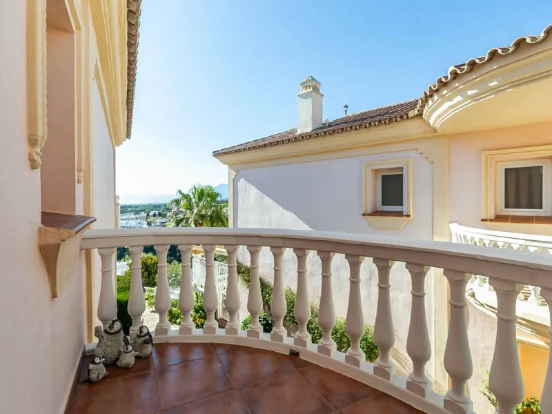 Fantastic townhouse in the prestigious Artola area of Marbella