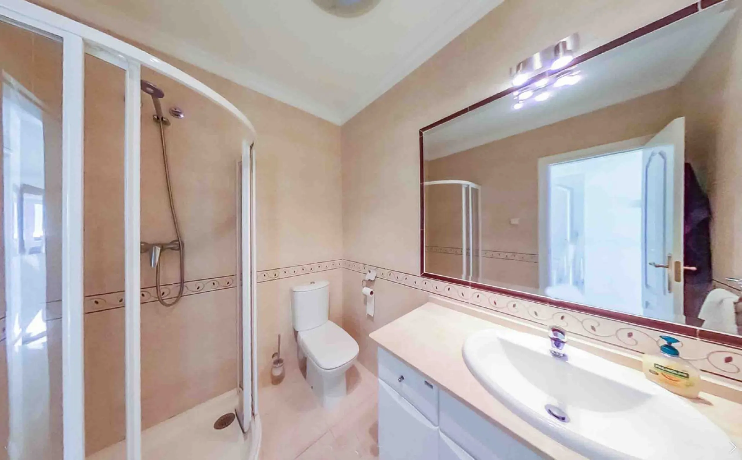 Fantastic townhouse in the prestigious Artola area of Marbella