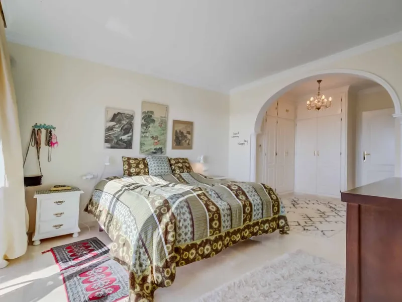 Fantastic townhouse in the prestigious Artola area of Marbella