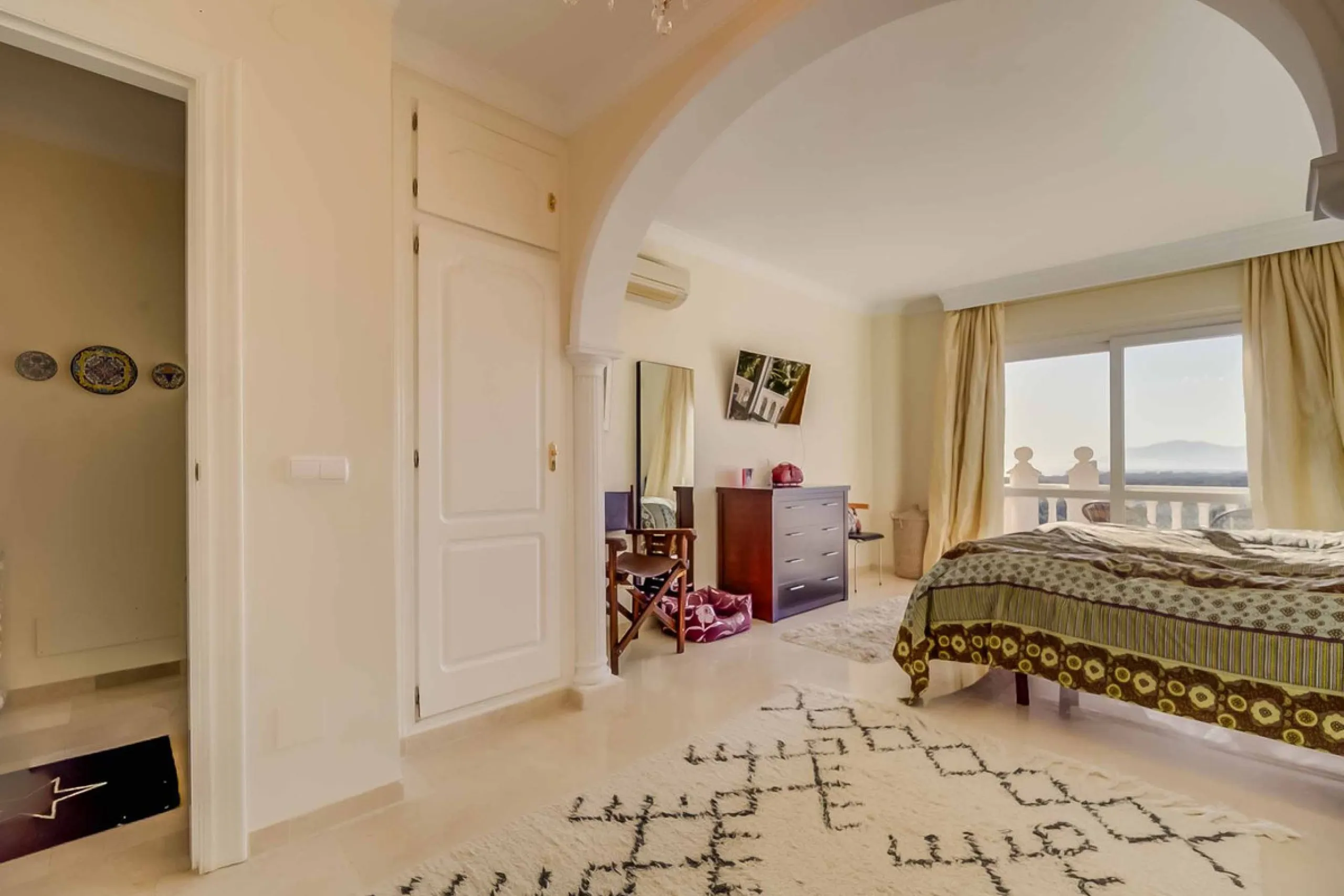 Fantastic townhouse in the prestigious Artola area of Marbella