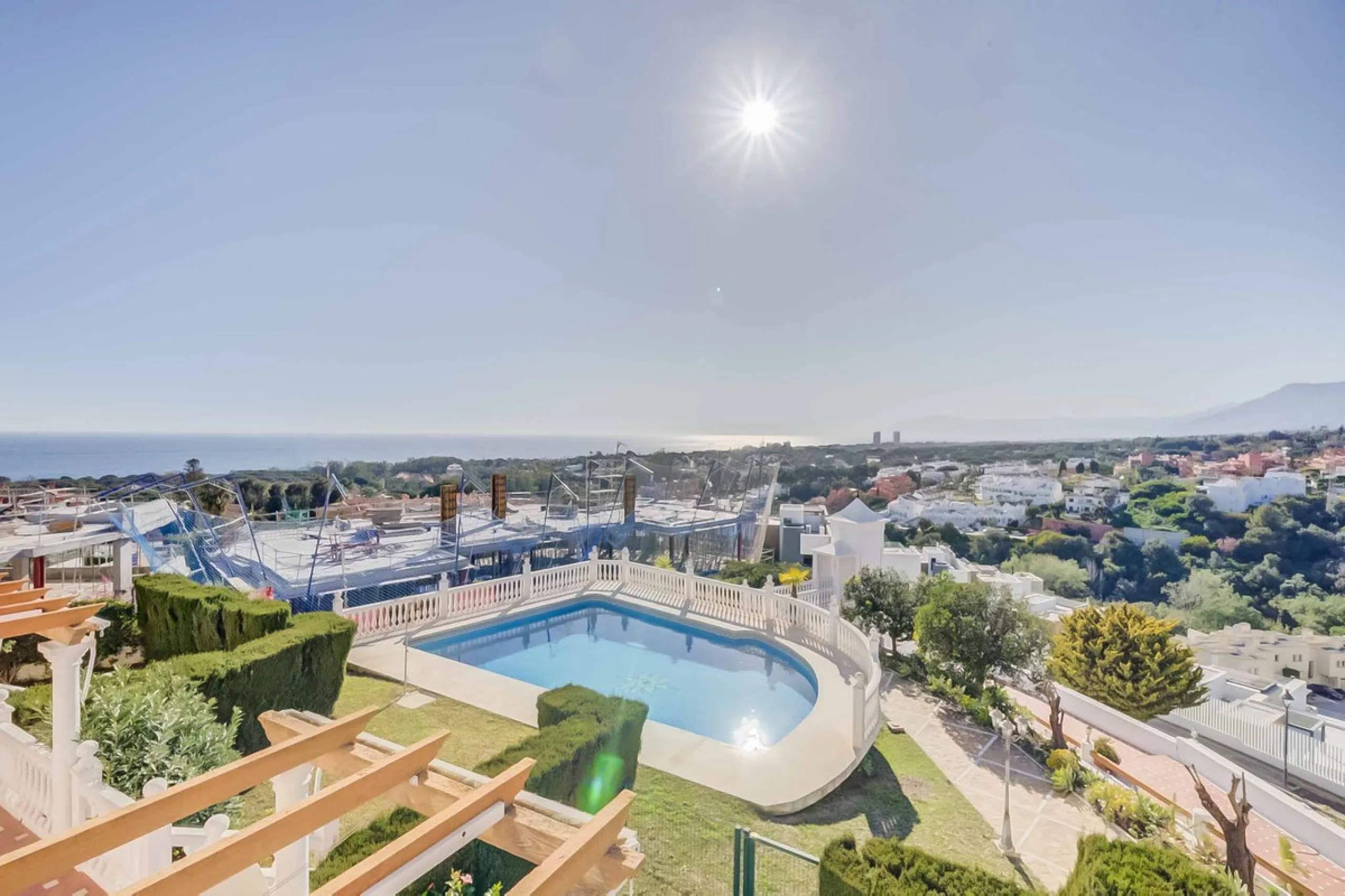 Fantastic townhouse in the prestigious Artola area of Marbella