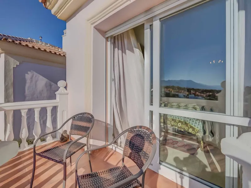 Fantastic townhouse in the prestigious Artola area of Marbella